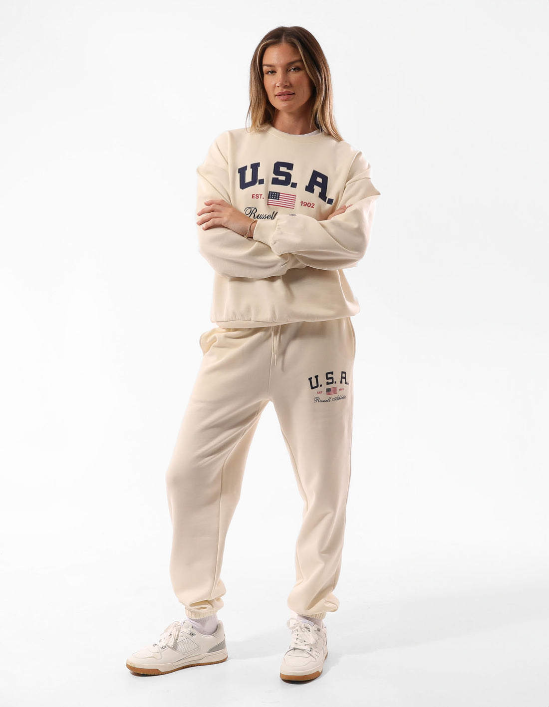 Pulovere Cu Decolteu Russell Athletic 1902 Oversized Dama Bej | 72913-WZLJ